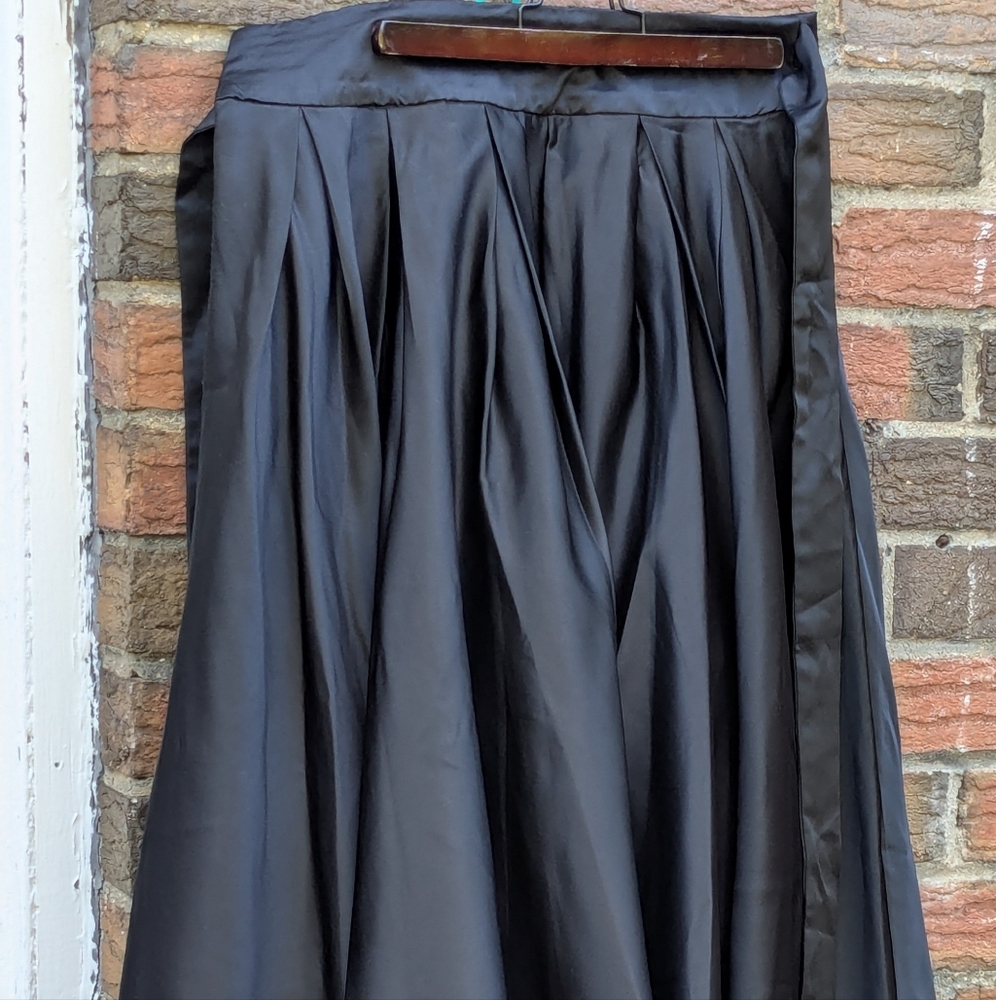 Elegant Black Women's Satin Hi-low Skirt